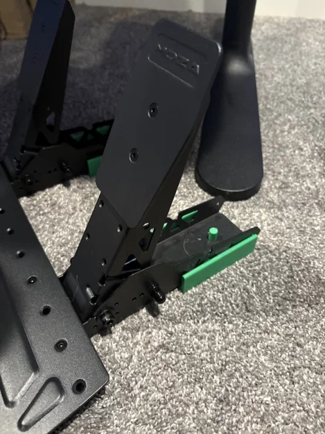 Ngàm bám thảm cho bàn đạp Moza R3 và R5 (Chống trượt khi chơi Sim Racing) - Image 1