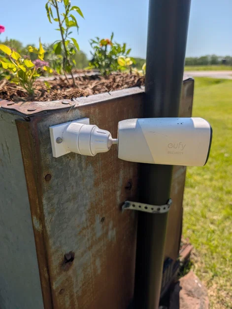 Đế gắn camera Eufycam góc nghiêng 22.5 độ (22.5 degree mount) - Image 2