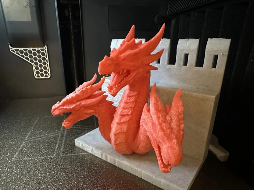 Mô hình rồng ba đầu trên bệ tường thành độc đáo để in 3D - Image 2