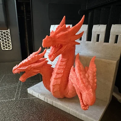 Mô hình rồng ba đầu trên bệ tường thành độc đáo để in 3D