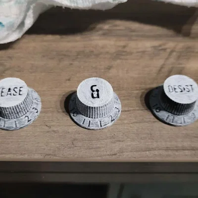 Núm vặn 'Cease and Desist' cho đàn Strat tay phải