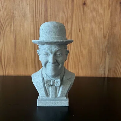 Tượng bán thân Stan Laurel