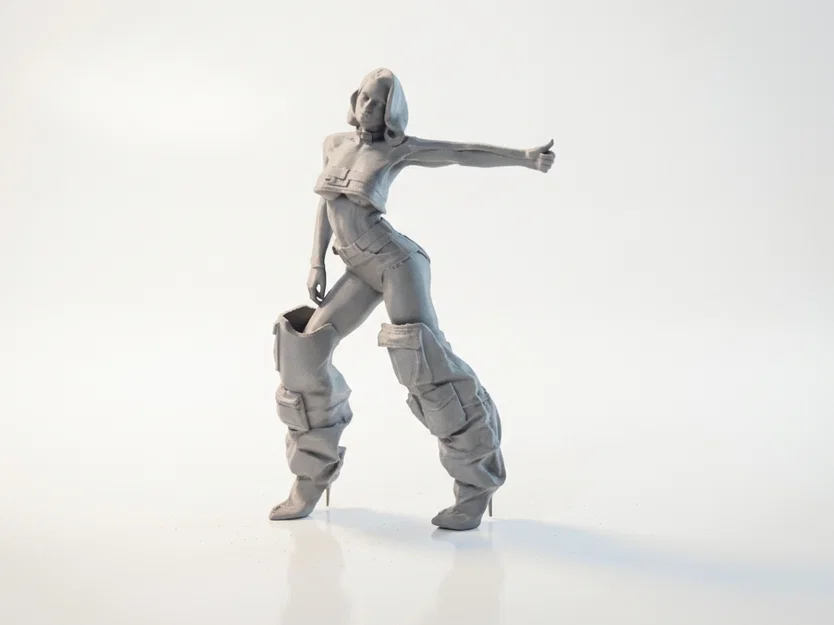 Mô hình 3D Tượng Nữ Nhân Vật Trùm Mũ (Hooded Figure Statue) - Image 1