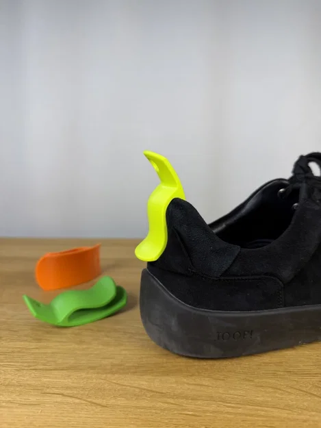 Dụng cụ đón gót giày (Shoe Horn) - Image 2