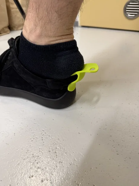 Dụng cụ đón gót giày (Shoe Horn) - Image 3