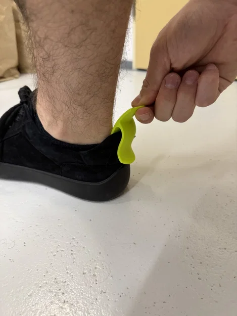 Dụng cụ đón gót giày (Shoe Horn) - Image 4