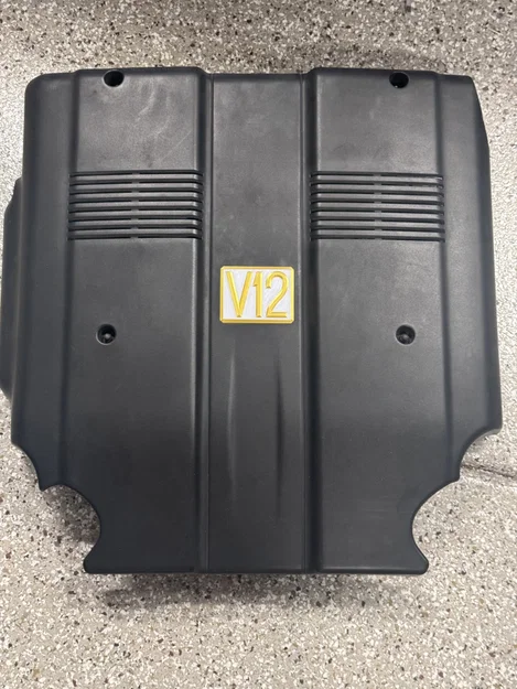 Logo V12 Toyota Century cho nắp động cơ - Image 1