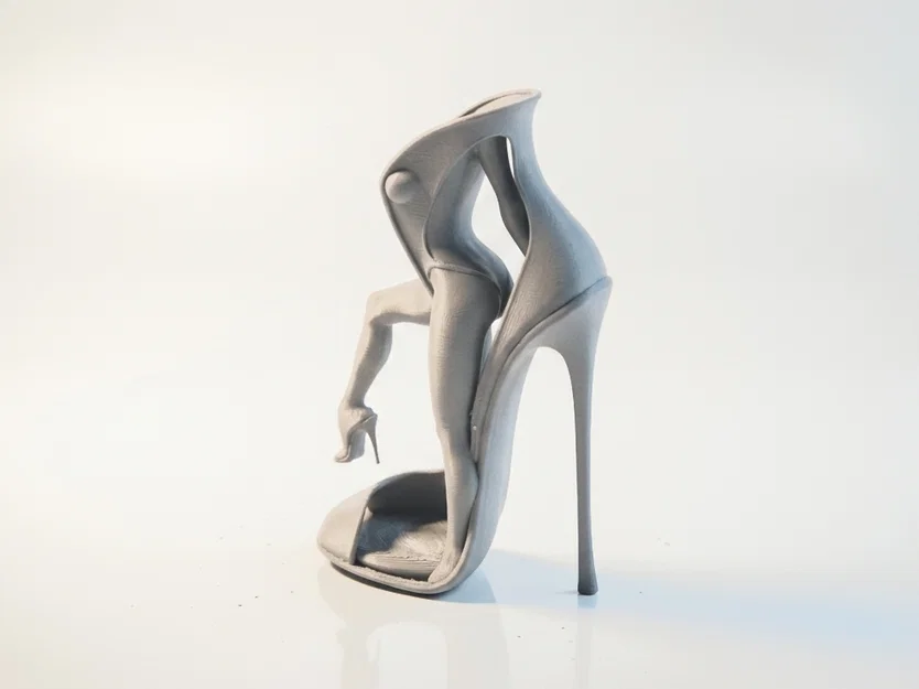 Mô hình tượng nghệ thuật nữ Stiletto Lady in 3D - Image 1