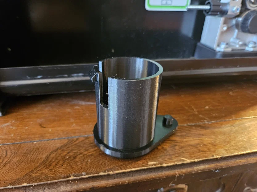 Bộ chuyển đổi cuộn dây 11lb cho máy hàn Titanium MIG 170 (Harbor Freight) - Image 1