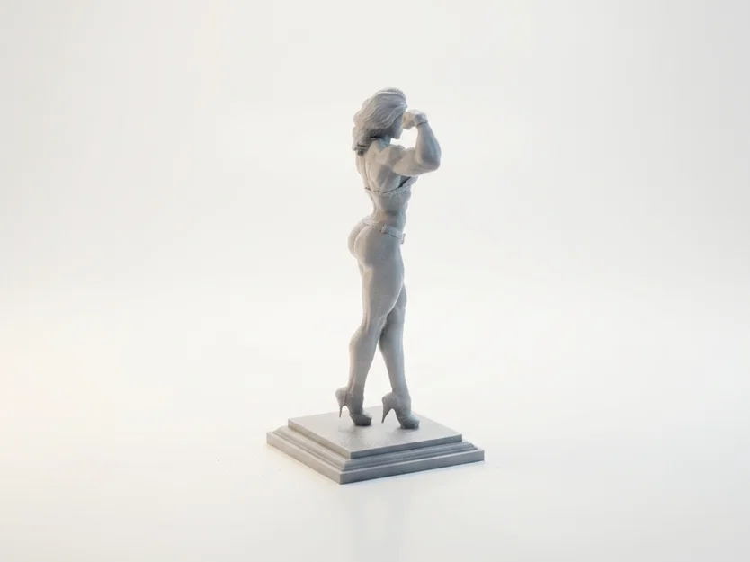 Mô hình tượng nữ vận động viên cơ bắp - File in 3D - Image 3