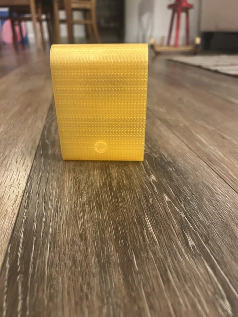 Đế dựng iPhone in 3D tích hợp khe cắm sạc tiện lợi - Image 3
