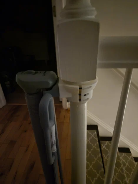 Kẹp Cố Định Cổng Chặn Bé Vào Cột Trụ Tròn (Babygate Newel Post Clamp) - Image 1