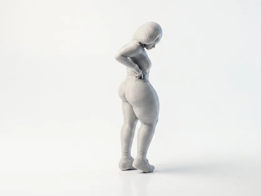 Mô hình tượng phụ nữ dáng đầy đặn in 3D (Curvy Woman Figurine) - Image 3