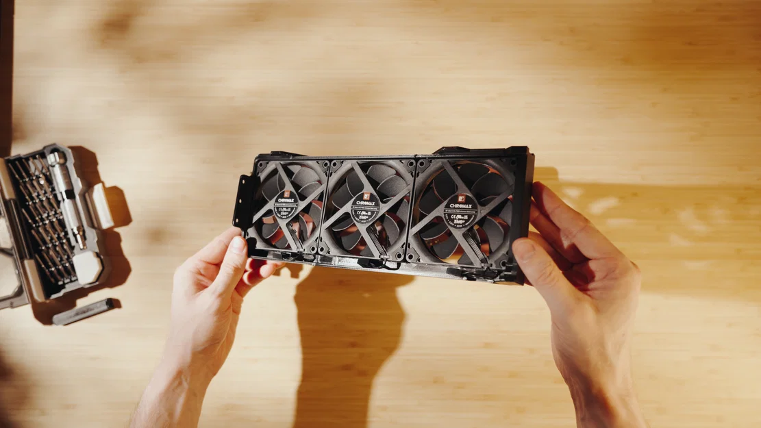 Ốp tản nhiệt tùy chỉnh cho GPU Powercolor Reaper AMD RX 9070 XT - Image 4