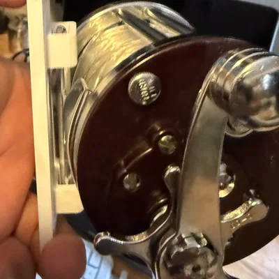 Ngàm giữ máy câu (Straight Fishing Reel Mount) in 3D tiện lợi