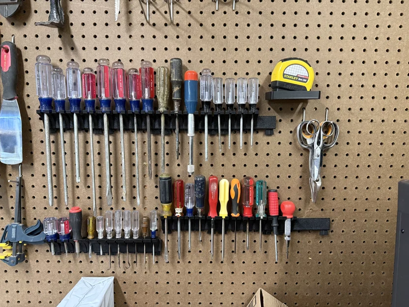 Thanh ray Peglock với nhiều khe cắm cho giá treo tua vít Pegboard - Image 1