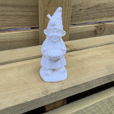 Mô hình trang trí Mamma Gnome