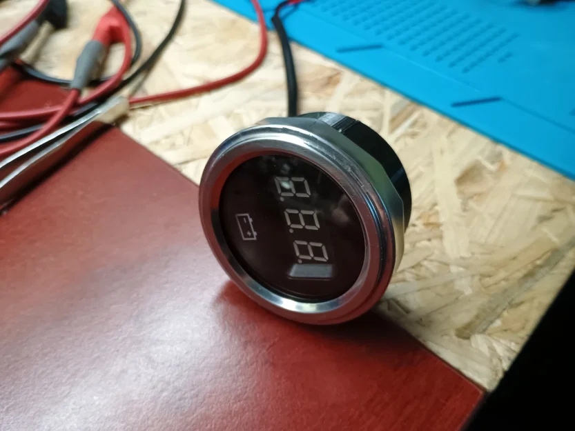 Vỏ hộp đồng hồ đo điện áp cho máy xúc mini Rippa R10 (Voltmeter Case) - Image 1