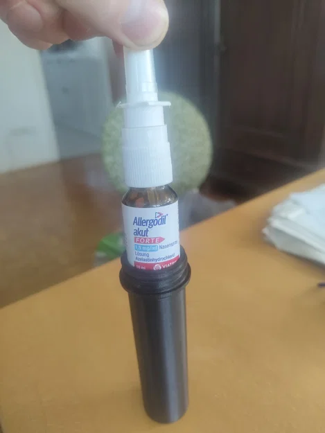 Hộp bảo vệ đựng chai xịt mũi Allergodil akut (forte) - Image 2