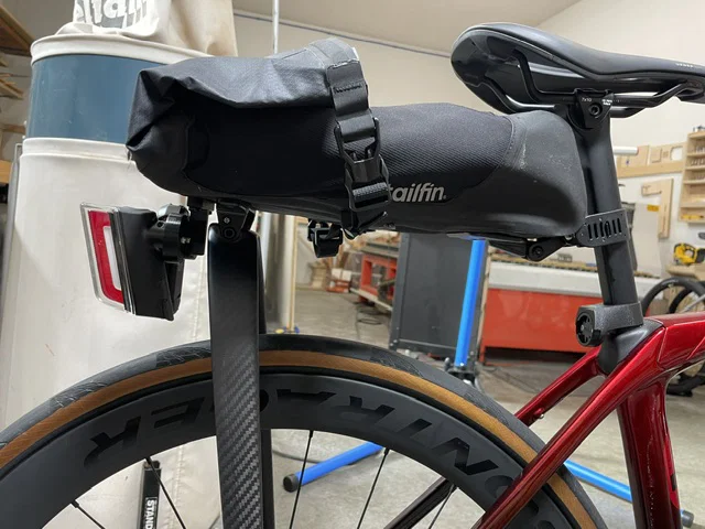 Ngàm gắn đèn đôi Tailfin Dual Light Mount - Image 4