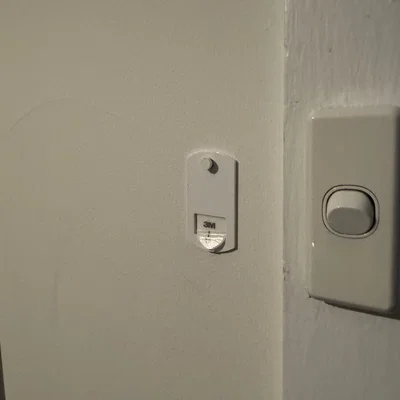 Giá treo Ikea TIMMERFLOTTE dùng với miếng dán Command strip