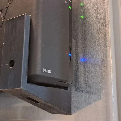 Giá treo tường tối ưu không gian cho Synology DS118