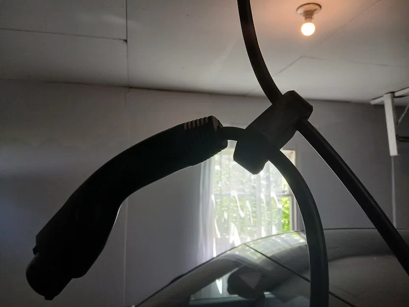 Kẹp giữ dây sạc xe điện (EV Cable Clip) - Giải pháp gọn gàng cho gara - Image 3