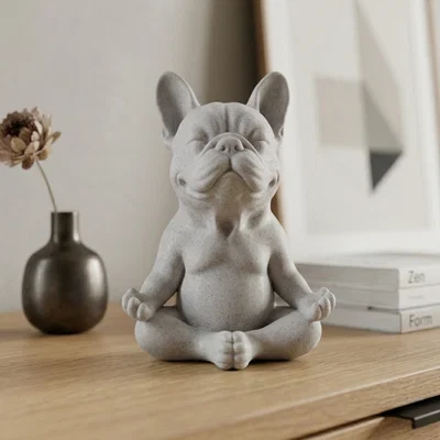 Mô hình Chú chó French Bulldog ngồi thiền tư thế hoa sen