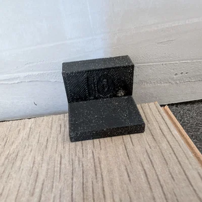 Miếng đệm 10mm hỗ trợ lát sàn gỗ công nghiệp tiện lợi