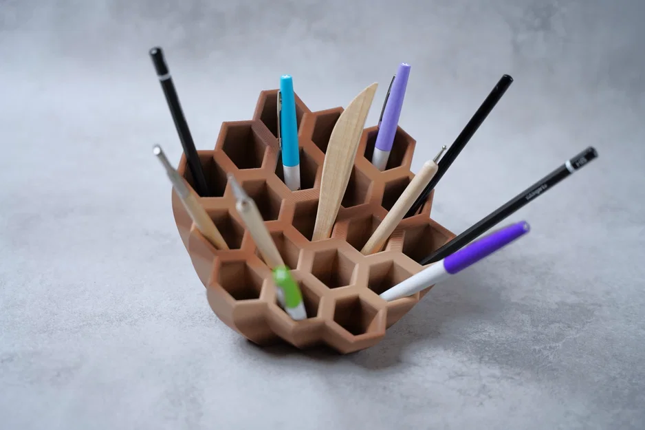 Ống cắm bút hình tổ ong Hive Pencil Holder - Trang trí bàn làm việc - Image 1