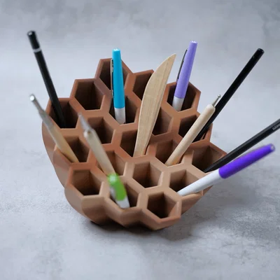 Ống cắm bút hình tổ ong Hive Pencil Holder - Trang trí bàn làm việc