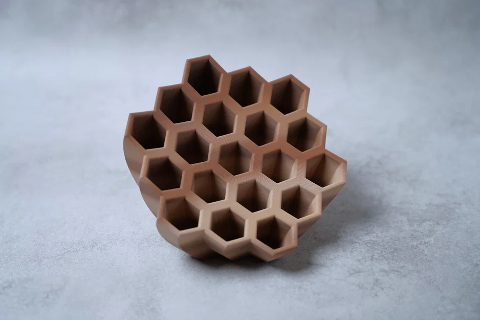 Ống cắm bút hình tổ ong Hive Pencil Holder - Trang trí bàn làm việc - Image 2