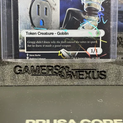 Giá đỡ thẻ bài Gamers Nexus