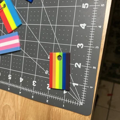 Móc khóa Cờ Tự hào (Pride Flag Keychain)