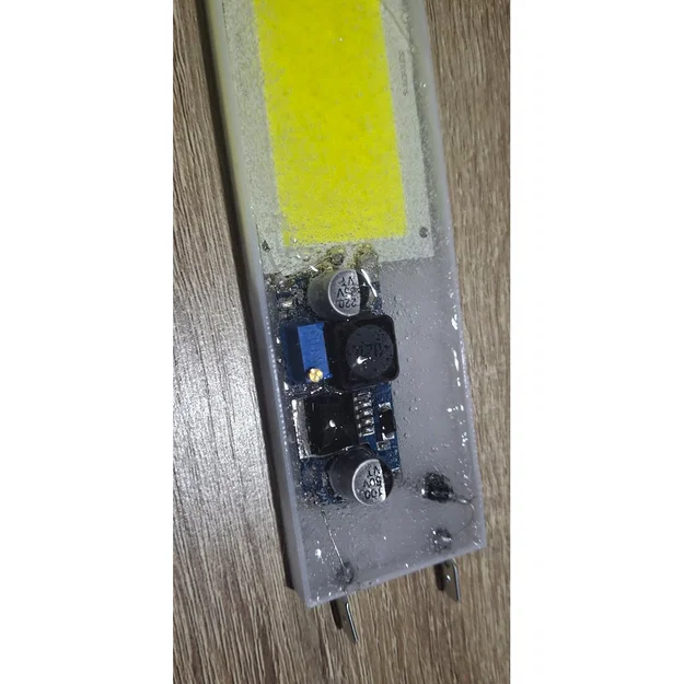 Vỏ đèn LED Ozito 120x36mm - Cho đèn DIY dùng pin Ozito/Einhell PXC - Image 2
