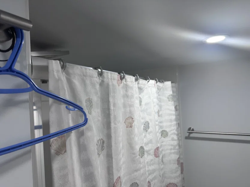 Móc treo rèm phòng tắm hình chữ D - Image 2