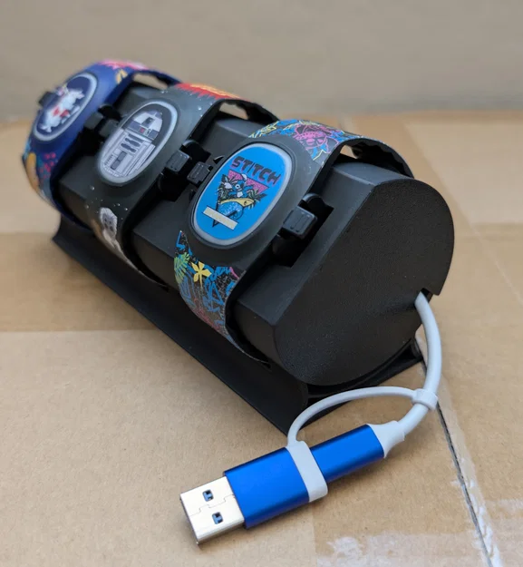 Đế sạc MagicBand+ kèm vỏ bảo vệ khi đi du lịch - Image 8