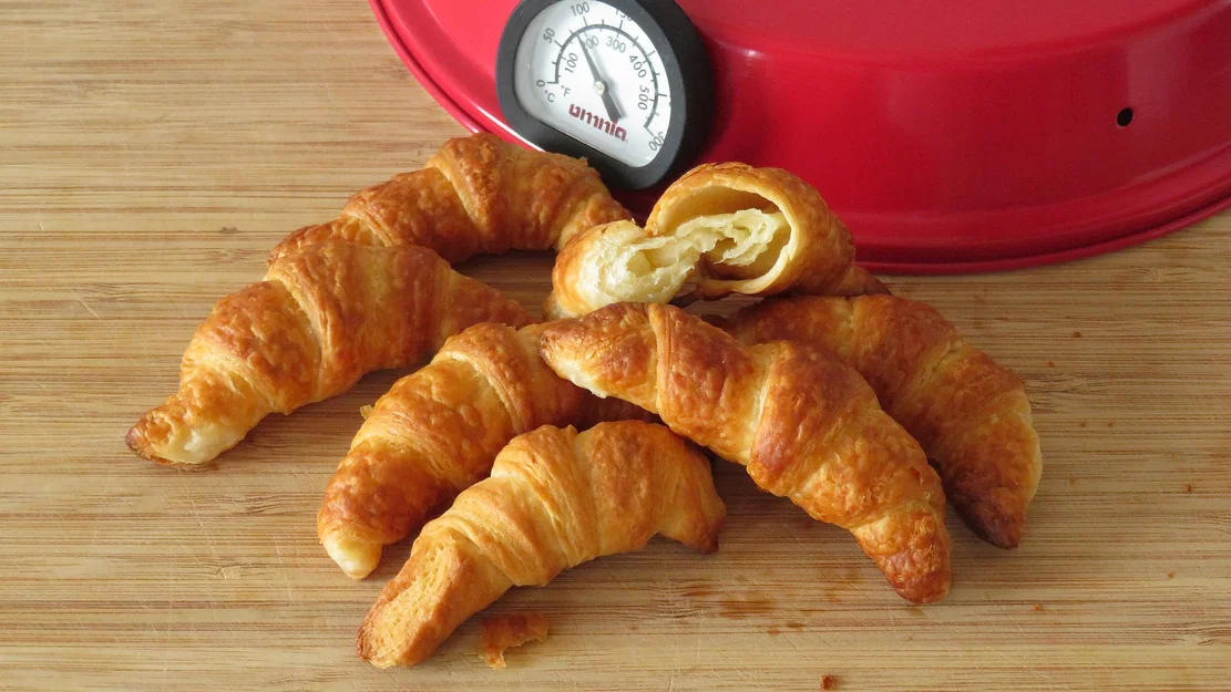 Khuôn Cắt Bánh Croissant Hoàn Hảo Cho Lò Nướng Omnia & Nấu Bằng Năng Lượng Mặt Trời - Image 3
