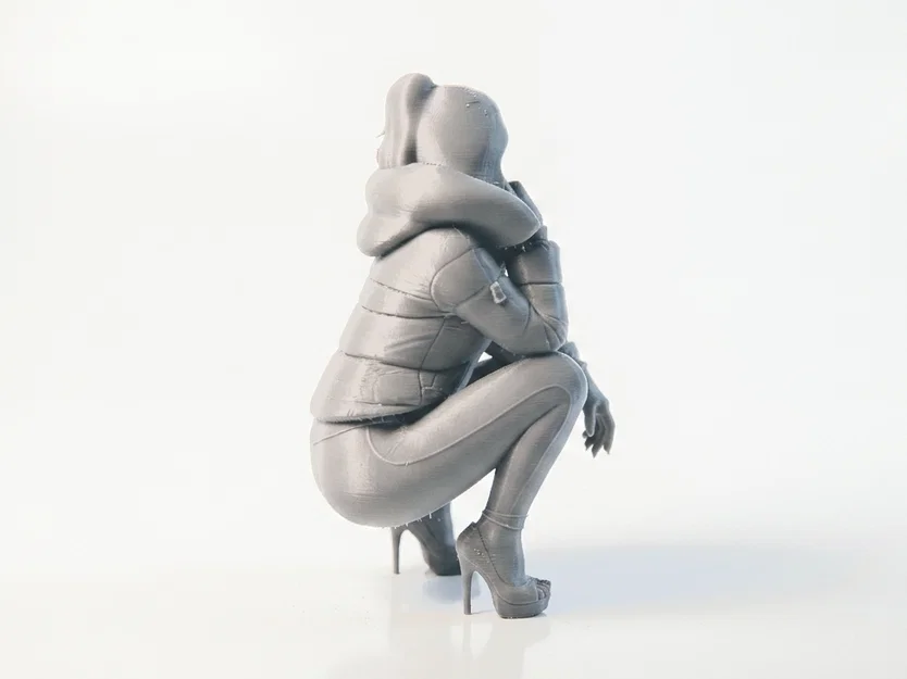 Mô hình 3D tượng nữ diện trang phục mùa đông đang ngồi xổm - Image 3