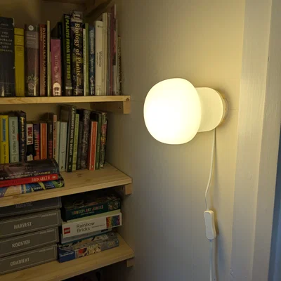 Giá treo tường cho đèn nấm IKEA Tokabo