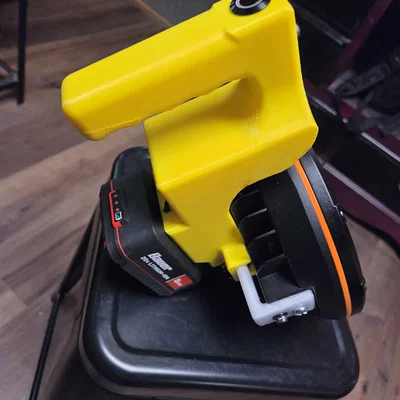 Đèn pin siêu sáng Bauer Powered Flashlight XL