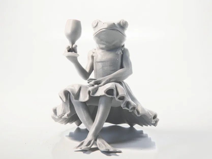 Mô hình ếch cầm ly rượu vang sang trọng - File 3D in ấn - Image 2