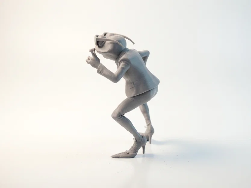 Mô hình 3D chú ếch diện vest lịch lãm (Frog In Suit Figurine) - Image 4