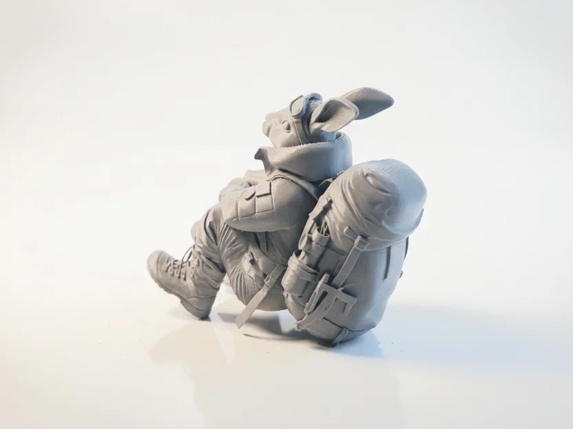 Mô hình thỏ phi hành gia leo núi in 3D - Image 4