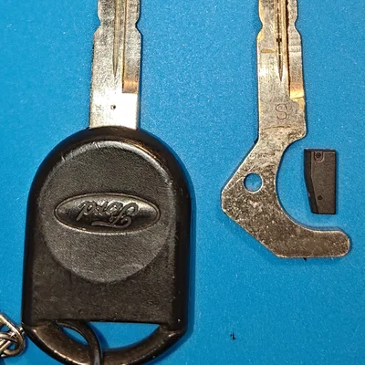Sửa chìa khóa Ford - Tự chịu rủi ro!