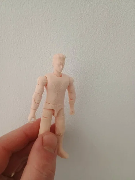 Mô hình Action Figure Invincible - In nguyên khối (Print In Place) - Có khớp nối - Image 4