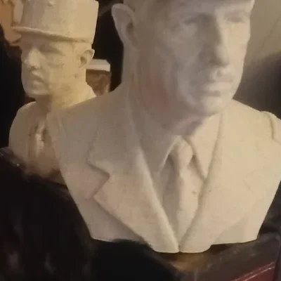 Tượng bán thân Charles De Gaulle - Mô hình 3D lịch sử để bàn
