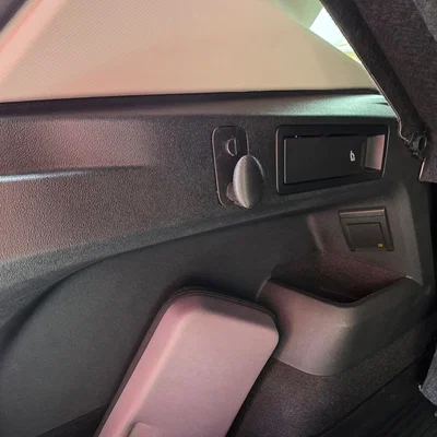 Móc treo đồ trong cốp xe Volkswagen Tiguan 2025 (In 3D)