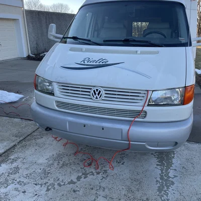 Giá đỡ Camera phía trước gắn trong Logo VW cho xe Rialta