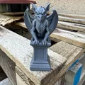Gargoyle on a pedestal (Gargoyle trên bệ đá) - Thumbnail 2